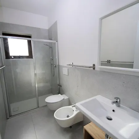 Modern 2 Bedroom Flat Near Apartment Rosolina Mare