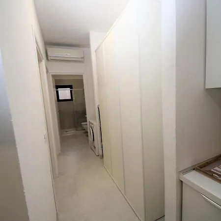 Modern 2 Bedroom Flat Near * Rosolina Mare