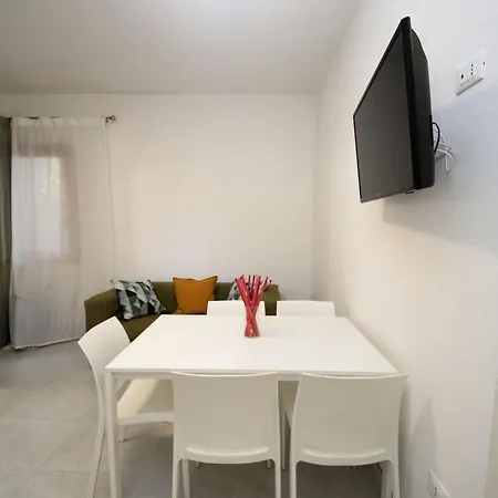 Apartment Modern 2 Bedroom Flat Near *