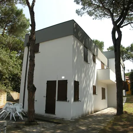 Renovated Two-bedroom Flat In *